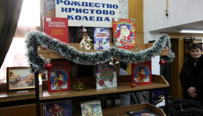 Изложба на книги и картини подредиха в читалищната библиотека