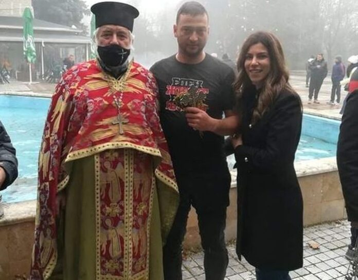 Желанието на Иван Безев от Копривлен да спаси Богоявленския кръст се сбъдна