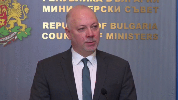 Желязков: Български войник няма да се бие на чужда територия