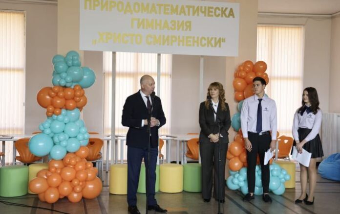 Желязков: Над половин милиард лева инвестиции в над 2200 STEM центъра в страната