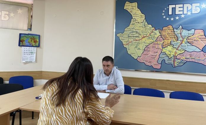 Жител от Кочериново сигнализира депутата Христо Терзийски за проблеми с канализацията
