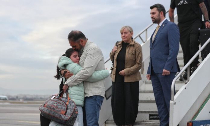 Йончева за българските моряци: Не са плащани пари за освобождаването им