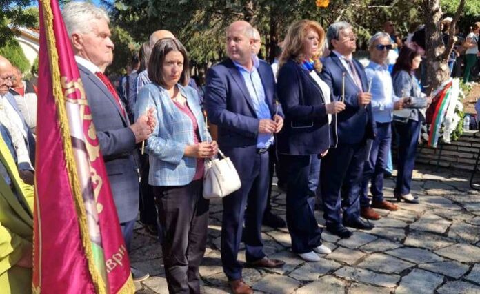 Йотова: Българите няма да допуснем да се късат страници от българската история
