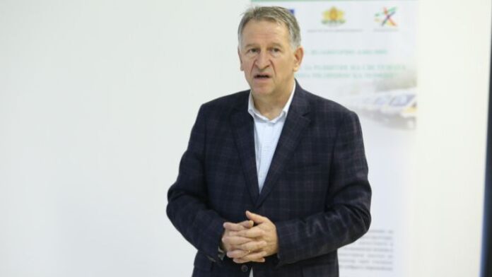 Кацаров чака мнението и на юристи за новите мерки