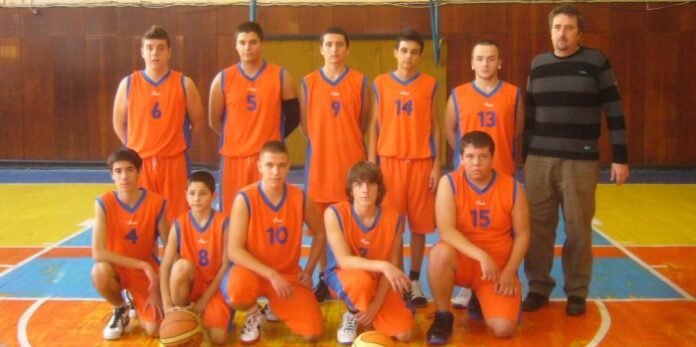 Кадетите на „Велбъжд 2002” с победа и загуба