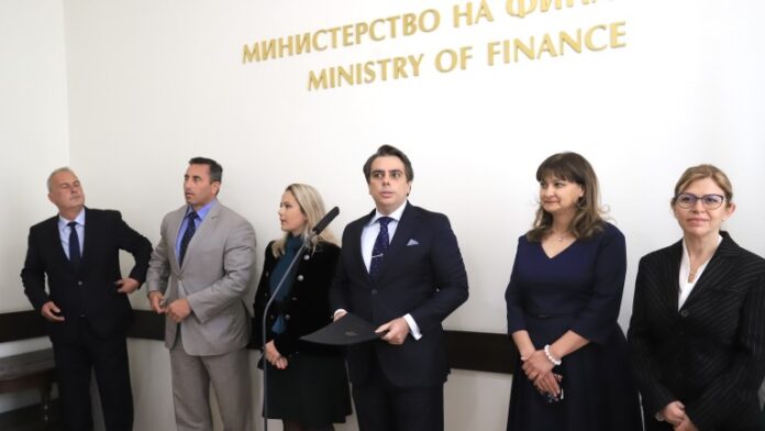 Кадровите рокади в приходните агенции продължават