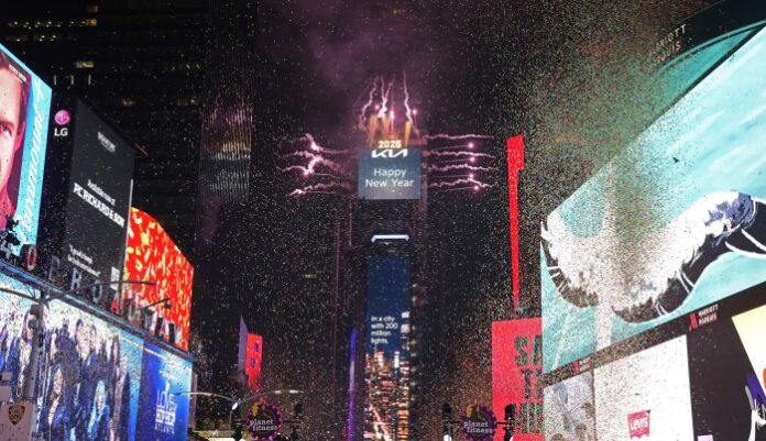 Как България и светът посрещнаха новата 2025 година?