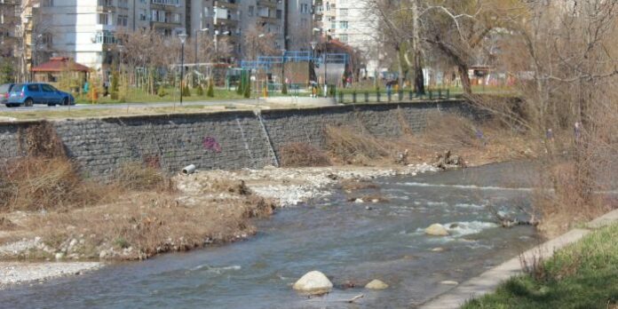 Камбитов разпореди почистване на река Благоевградска Бистрица