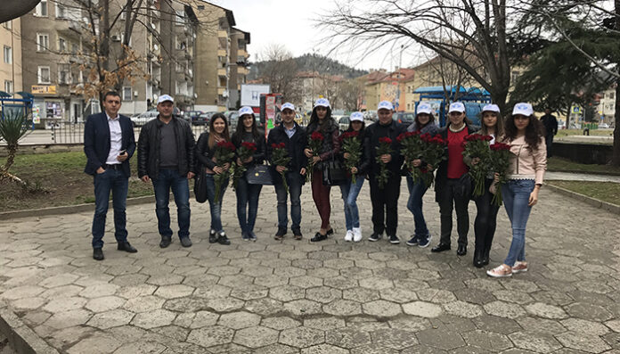 Кандидат-депутати от ДПС зарадваха дамите от община Благоевград за 8-и март