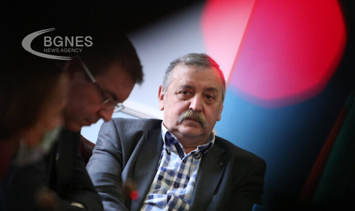 Кантарджиев недоволен от Кацаров