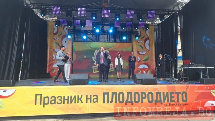 Капитанов: Започва изплащането на оставащите компенсации за измръзналите череши