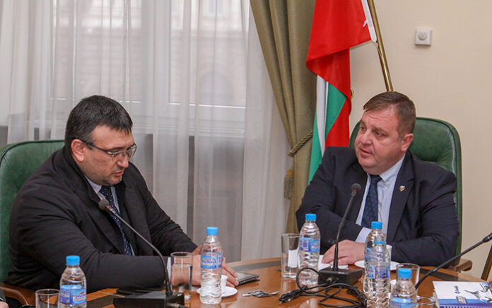 Каракачанов: Полицията винаги си върши работата
