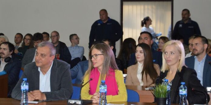 Кариерен форум „Виж бъдещето си: Запознай се с Индустрията на знанието“ обедини стотици младежи в Благоевград
