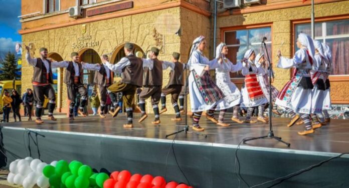 Каталог обединява фолклора