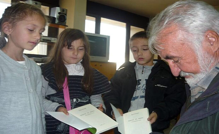 Кирил Назъров представя книгата си 