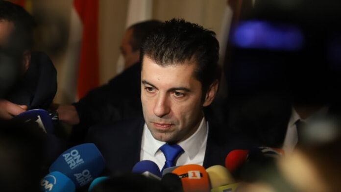 Кирил Петков влезе с 19 имена в прокуратурата