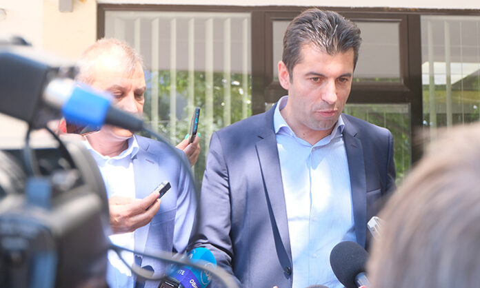 Кирил Петков за гражданството си: Ще уважа решението на КС