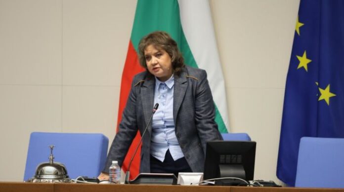 Киселова вижда два варианта за събиране на мнозинство за кабинет