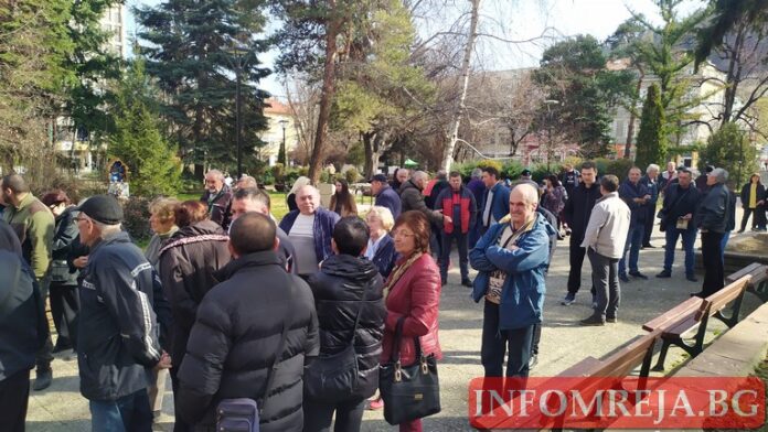 Кюстендилци отново протестираха заради данъците! Влязоха на заседанието на ОбС