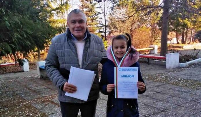 Кюстендилци ученици с медали от Националния конкурс „От Коледа до Васильовден“