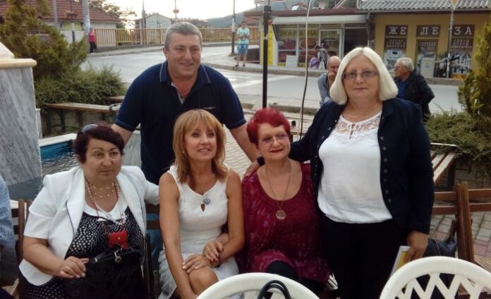 Кюстендилски поетеси представиха България на международна вечер „Лирични трепети“ в Крива Паланка