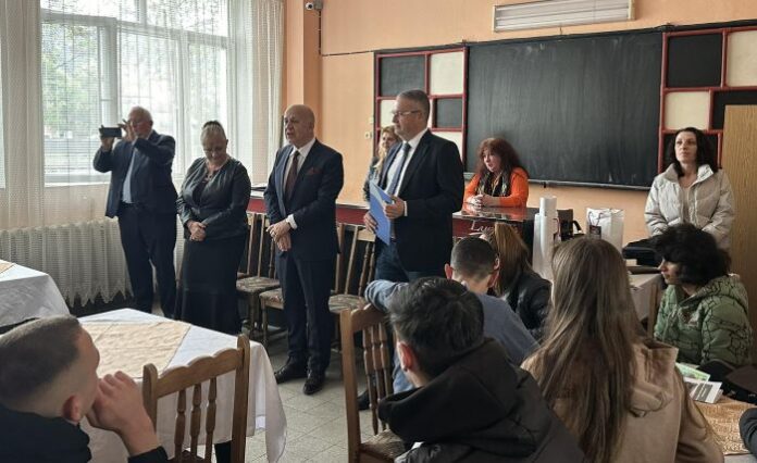 Кюстендилски ученици ще бъдат приемани без изпит в Университета по библиотекознание