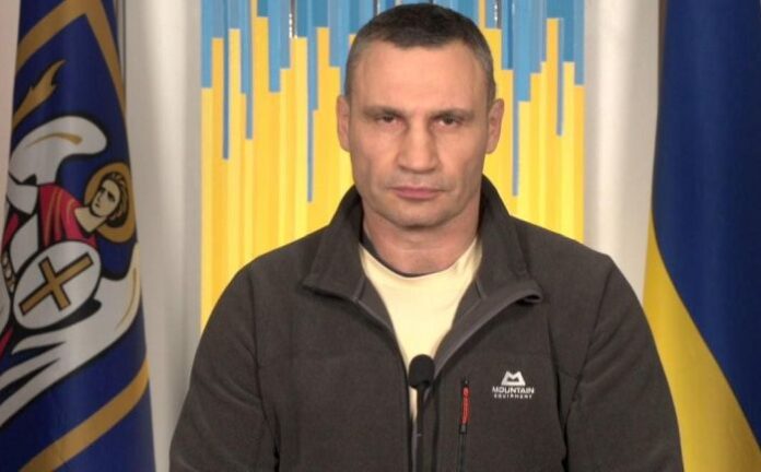 Кличко обяви комендантски час: Всеки на улицата ще се счита за руски диверсант