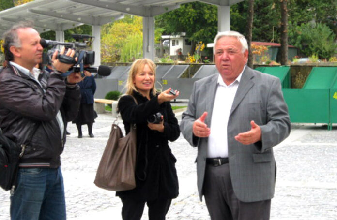 Кметът Андон Тотев откри официално новия зеленчуков пазар в Сандански