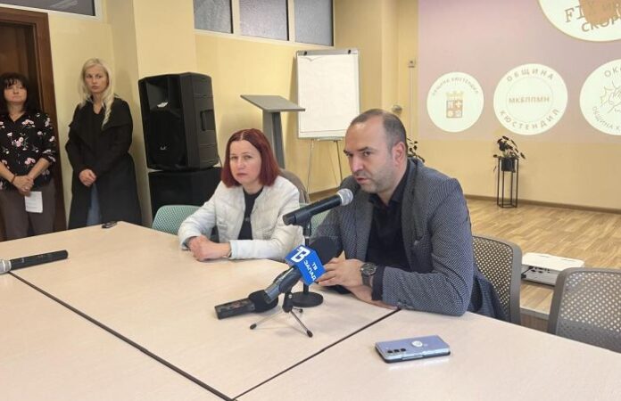 Кметът Атанасов разясни на учиници от Кюстендил правилата за ползване на електрически тротинетки