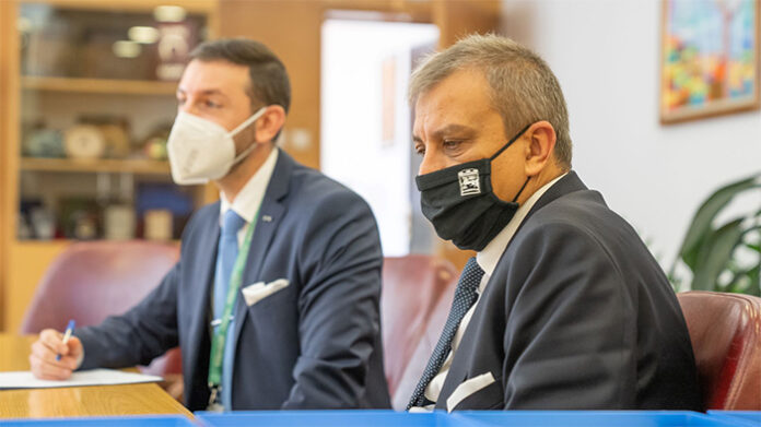 Кметът Илко Стоянов посрещна в кабинета си посланика на Ирландия