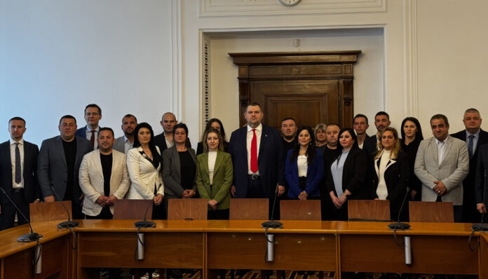 Кметът на Белица бе на среща в Разградско заедно с Пеевски