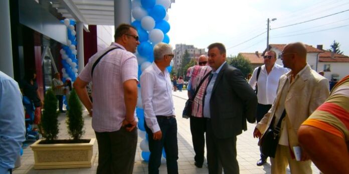 Кметът на Дупница гост на откриването на нова спортна зала в Сливница