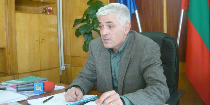 Кметът на Дупница кани с марки за празника на града