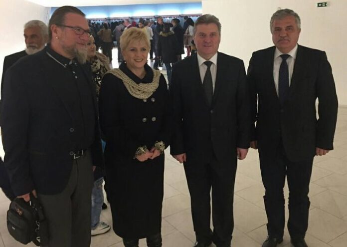 Кметът на Гоце Делчев Владимир Москов на новогодишен концерт в Скопие с президента на Македония Георге Иванов
