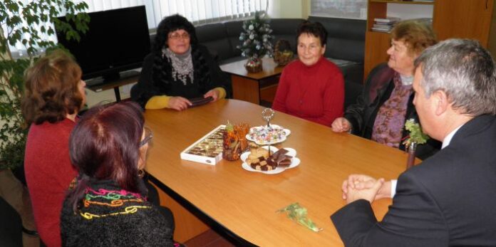 Кметът на Разлог кумува на 68 брачни двойки