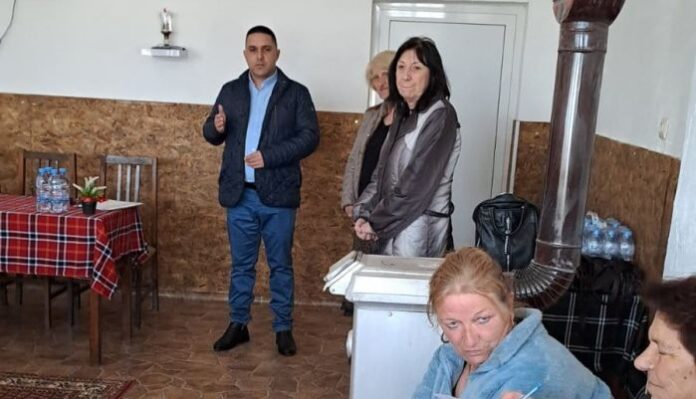 Кметът Станислав Горов и екипът му продължават срещите с жителите на община Кочериново