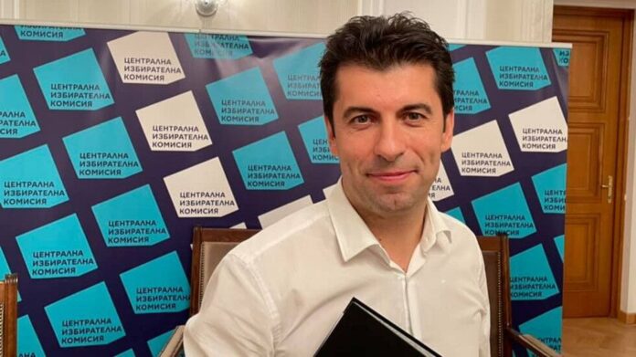 Коалиция “Продължаваме Промяната” се регистрира за изборите на 14 ноември