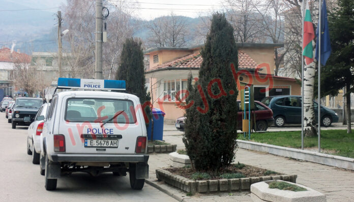 Кола блъсна на заден ход пешеходка в Гоце Делчев