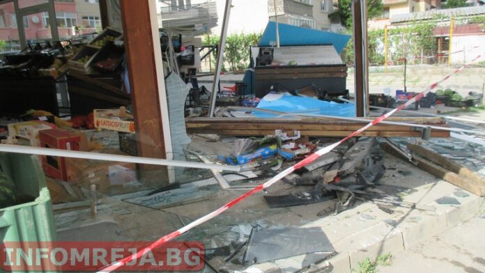 Кола се вряза във витрината на хранителен магазин в Гоце Делчев