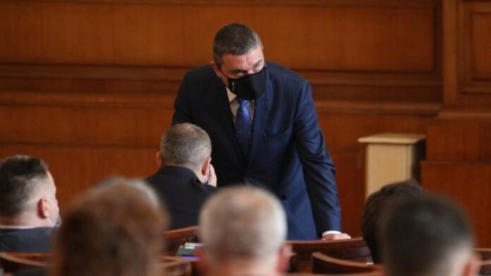Колата на Владислав Горанов била регистрирана преди производството си