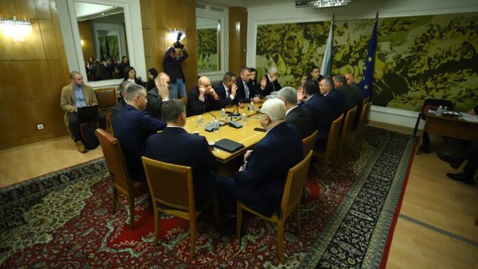 Комисия по отбрана прие на второ четене споразумението за оръжие за Украйна