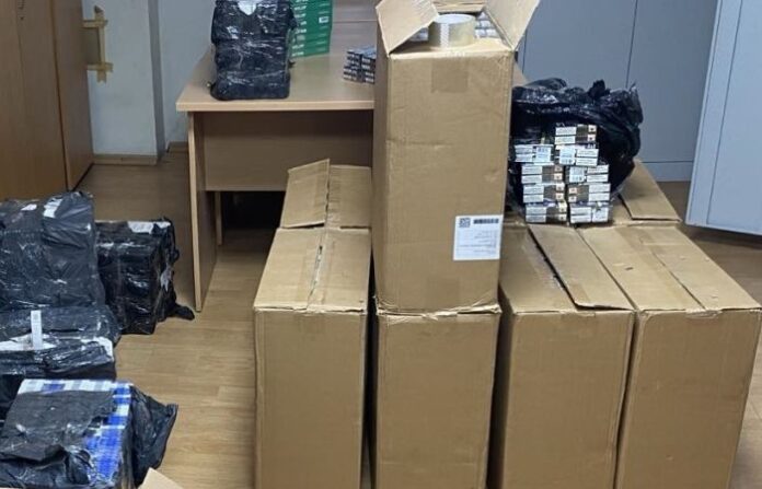 Контрабандни цигари в камион с авточасти откриха митническите служители на Лесово