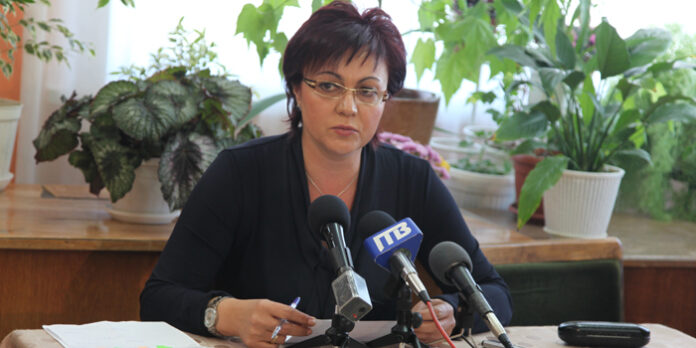 Корнелия Нинова: Правим анализ