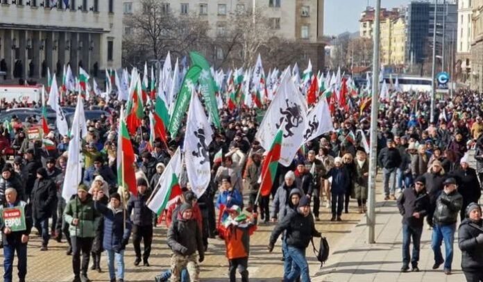 Костадинов с първи коментар след протеста: Свободата винаги е на върха на копието