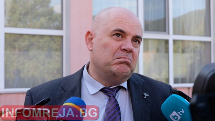 КПКОНПИ проверява Гешев