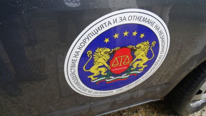 КПКОНПИ щяла да стане бухалка при право да разследва