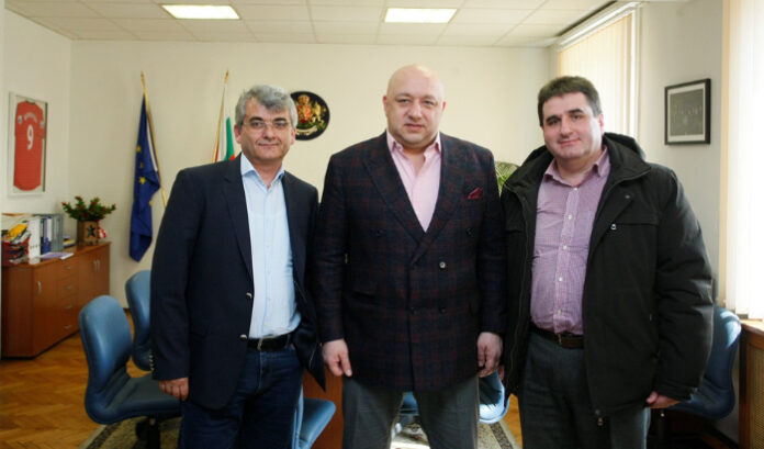 Красен Кралев подкрепи инициативата за скулптура на Христо Стоичков