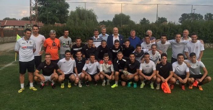 Красен Кралев посети първия лагер по Програмата за развитие на детско-юношеския футбол в Банско