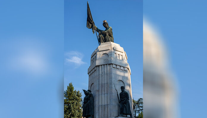 Кримки поругаха паметника 