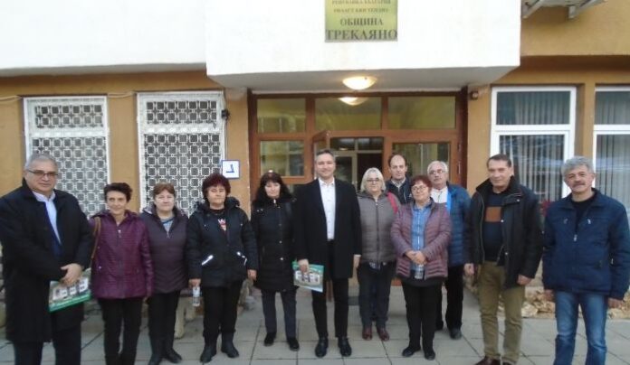 Кристиан Вигенин и Бойко Клечков с предложение за мобилна аптека в Трекляно